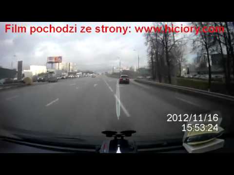 Zachowanie pijanego kierowcy po kolizji. Rosja