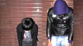 Crystal Castles - Air War (I Haunt Wizards Remix)