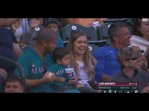 Mariners Fan Holding His Baby Catches Foul Ball Without Leaving His Seat