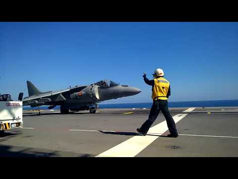 PAZZESCO Decollo Da Una Portaerei DI Un Caccia!!!