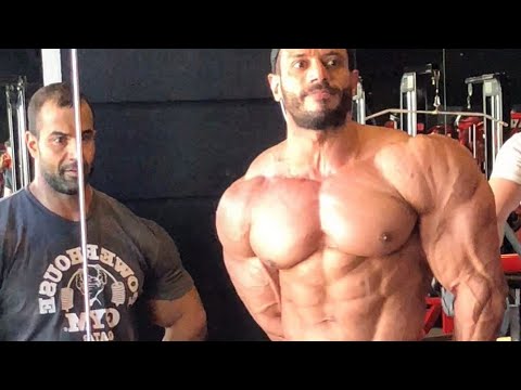 Big muscle man flexing