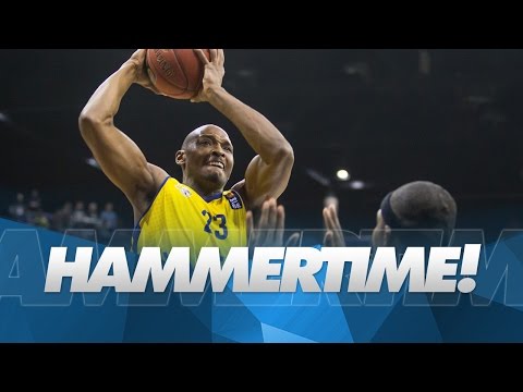 HAMMERTIME! Rickey Paulding stopft über Jannik Freese