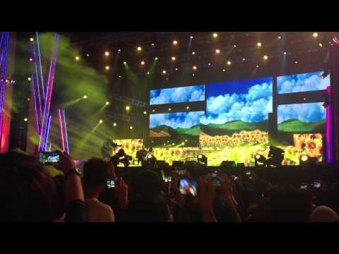 GDA 2013 2nd day opening with FT Island's Hong Ki and SISTAR's Dasom