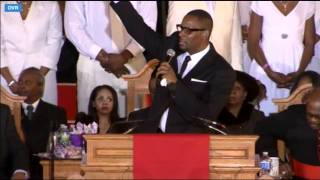 R Kelly  I Look To You Whitney Houston&#39;s Funeral