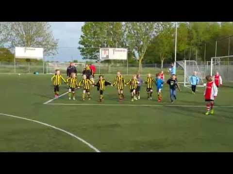 18 mei 2015 - VV Wilhelmus F selectie juicht na winst op RKAVV Kampioenschap Leidschendam-Voorburg