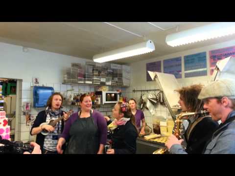 Aarzemnieki @ Dessertdragens kageværksted (Latvia, Eurovision Song Contest 2014)