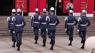 [問卦] 今天忠烈祠淒風苦雨，是否有烈士成仁取義