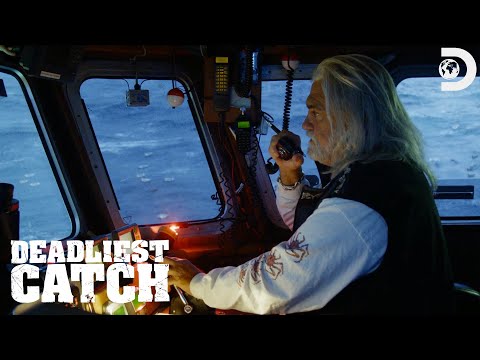 ワイルドビルがタラバガニのフィニッシュラインで荒波に立ち向かう｜Deadliest Catch (Wild Bill Faces Rough Waters at the King Crab Finish Line | Deadliest Catch)