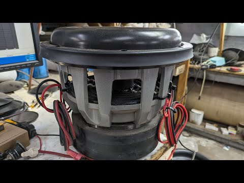 Audio Legend Curtis Navarro &  his version of the JL Audio 10W7 w/ Triple Stack Vato Xtreme Motor