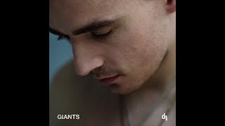 Kadr z teledysku Giants tekst piosenki Dermot Kennedy