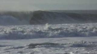 preview picture of video 'Really big waves. Montara beach, CA'