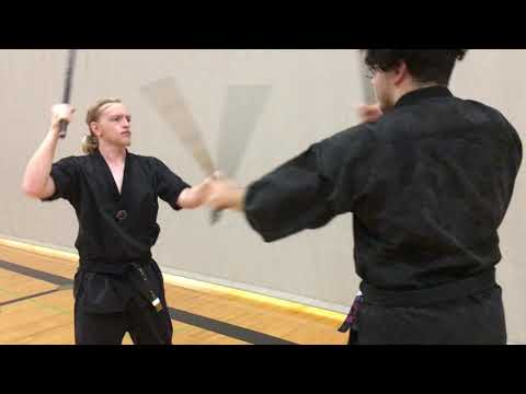 Sinawali Pattern #8: "Backhand, Forehand, Backhand"