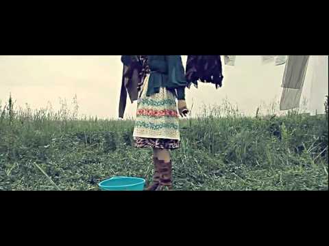 Dominique Fidanza "Un papillon une toile"  (Vidéo Officiel HD).