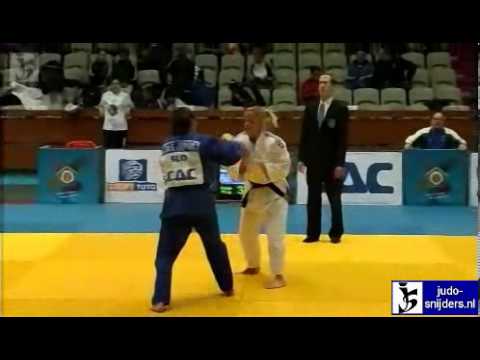 Moira de Villiers (NZL) - Aja Gacnik Zupanc (SLO) [-70kg]