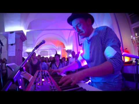 Sing it back key solo