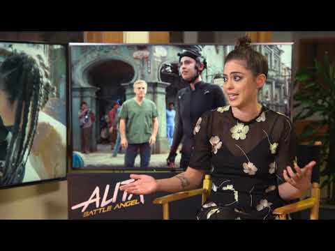 Rosa Salazar Interview - Alita: Battle Angel thumnail