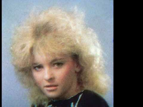 Iveta Bartošová- MÁME TU DALŠÍ DOBRÝ DEN