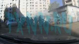 preview picture of video '09.05.2014 Пожар автомобиль Газель во дворе домов 19 21 23 по ул. Львовская в Нижнем Новгороде.'