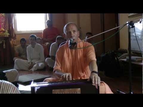 HH Bhaktivaibhava Swami - kirtan 05.08.2012
