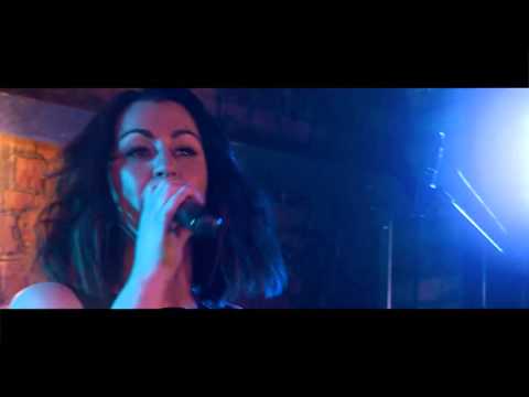 Solo Female Wedding Singer For Hire Cheshire, Manchester and Liverpool - Maria Jordan