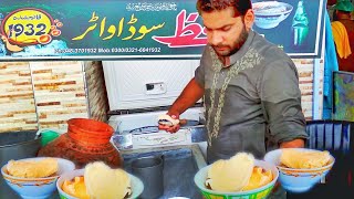 preview picture of video 'Hafiz Soda Water since 1932 Sargodha famous ice cream | street food Pakistan | Hafeez Chughtai'