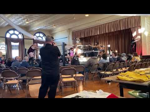 M.A.D. (Perry Von Vicious & Rip Byson) vs. Bear Country