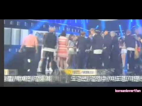130816 SEHUN&AMBER HUG!