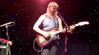 Wye Oak / &quot;Fish&quot; live at Club Cafe