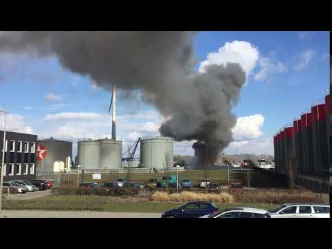 Brand bij Hoeben Metalen op het industrieterrein (filmbeelden) Brand bij Hoeben Metalen op het industrieterrein (filmbeelden)