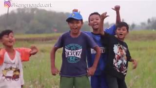 Download lagu Adu mulut sama anak SD. Kompilasi vidgram Kang Nanda mp3 Download lagu Adu mulut sama anak SD. Kompilasi vidgram Kang Nanda mp3