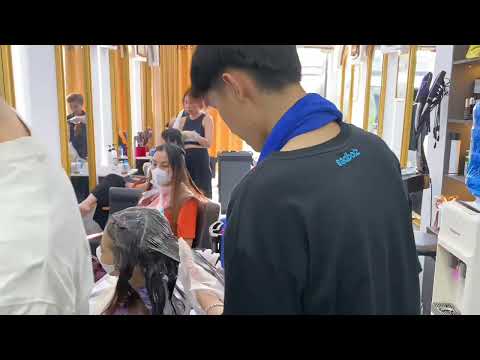 lượng khách luôn quá tải vào dịp cuối năm .viện tóc phi long ,lh đặt lịch