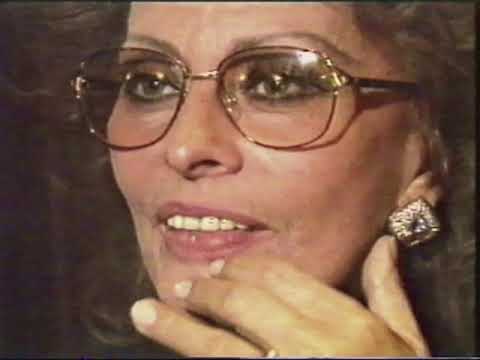 Sophia Loren in Berlin with Fulvio Pinna (1994) - rare footage