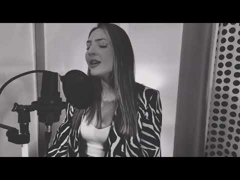 Addicted To You - Avicii (Cover By: Julie August)
