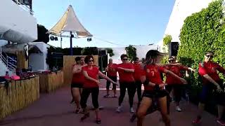 La vida así se vive mejor Antonio José y Juan Magan zumba Anita