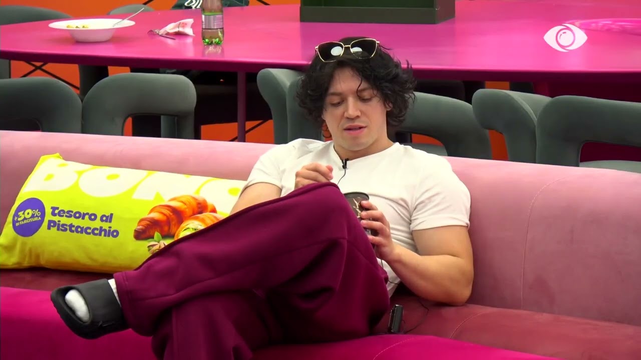 “Tallesh me bukën”/ Selin diskuton me Kristin: Ti vetëm bardh e zi shikon