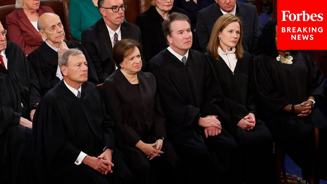 Supreme Court Justices Reportedly Can’t Figure Out How To Adopt Ethics Code Amid Controversies