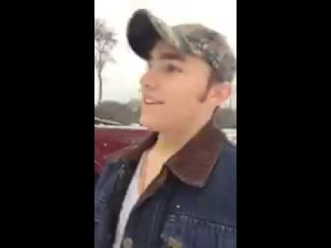 Florida boy sees snow for first time