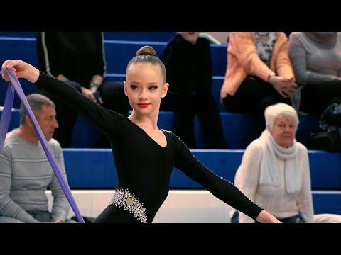 Annabel Vei – Ribbon – Juniors 2006A – Snowflake 2019