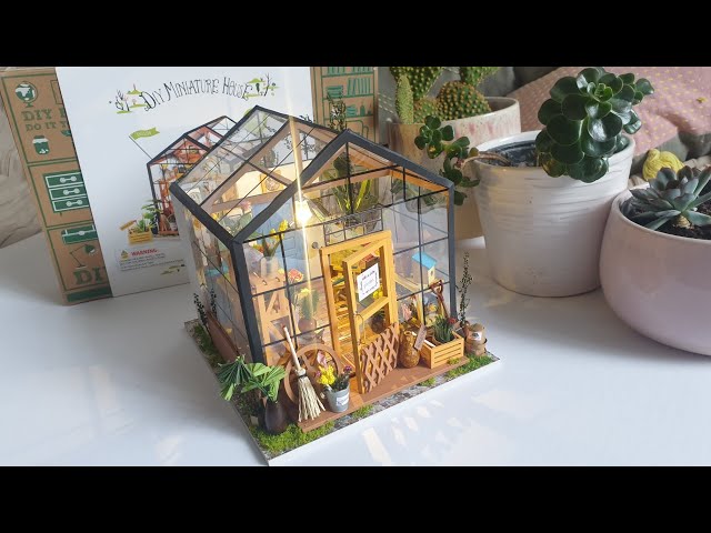 Vídeo relacionado con Rolife Maquetas - DIY Miniature House Diorama Cocina de panadería, Casas Miniaturas para Montar Puzzle 3D Madera Book Nook para Adultos Adolescentes