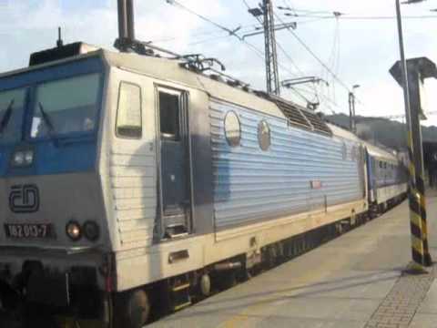 Příjezd+odjezd zpožděného vlaku R 780 Střekov - Ústí nad Labem hlavní nádraží