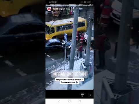 У Франківську на пішохідному переході збили жінку. ВІДЕО