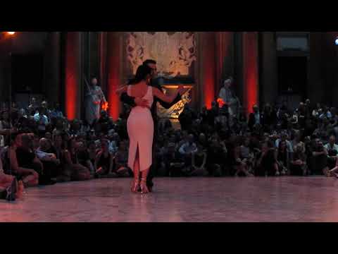  Clarisa Aragon  and  Jonathan Saavedra  are  dancing  to  the  tango  "  Una Fija  "  by  Carlos di Sarli  at  Genova Festival Bravo  in  2018