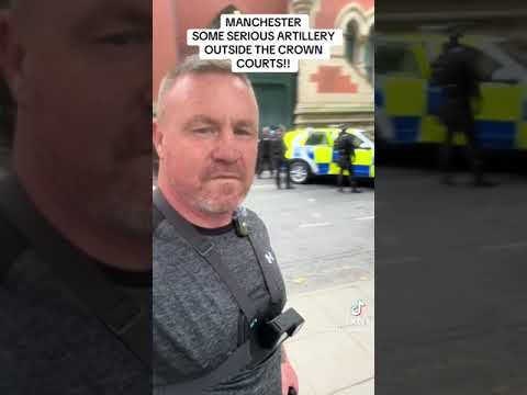Armed police escort into Manchester Crown Court #police #uk  #gangland #guns