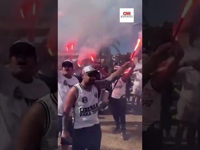 Torcida do Atlético-MG apoia e cobra equipe antes do duelo contra o Flamengo | CNN ESPORTES