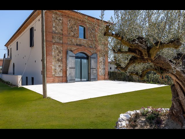Modern Villa in a Strategic Location in Tuscany