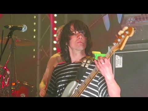 The View  Double Yellow Lines O2 ABC Glasgow 30/11/2017