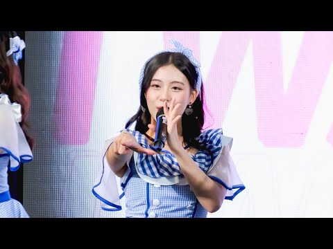 Heavy Rotation - Fond BNK48 @ 4th album Roadshow Union Mall 230820 Fancam 4K
