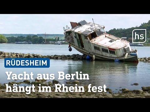 Seit Tagen festgefahren: Boot auf dem Rhein sorgt für Aufsehen | hessenschau