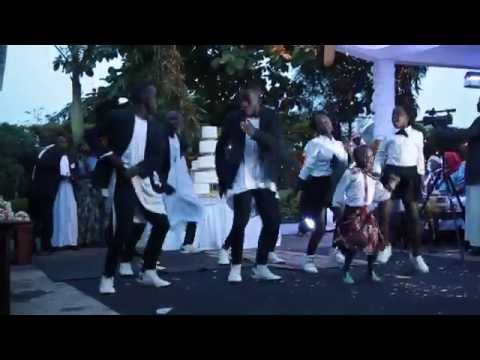 Kadondo style wedding performance with Ghetto Kids