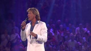 Hallo kleines Engei Lyrics English Translation